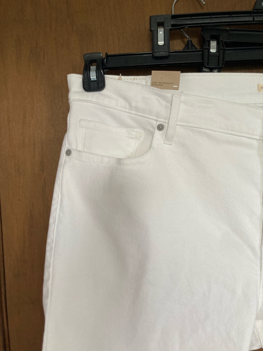 Levi’s white mid rise Bermuda jean short white cuffed Bermuda short 24W - Picture 12 of 17